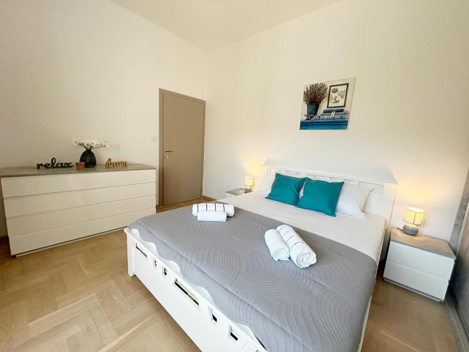 The Circle Apartment Skopje Ngoại thất bức ảnh